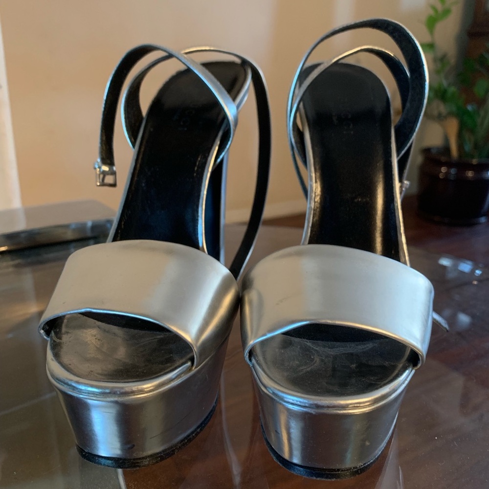 Metallic Gucci high heels
